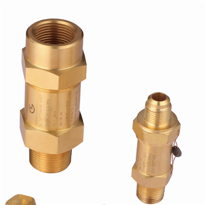 Güvenlik HFC Soğutma Basınç Alçaltma Valfı 0.3 ~ 4.5MPa ayarlı basınçla CE sertifikalı